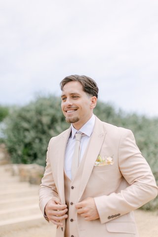 Authentic groom portrait in France by Virginie Jones photography Authentic groom portrait in France by Virginie Jones photography