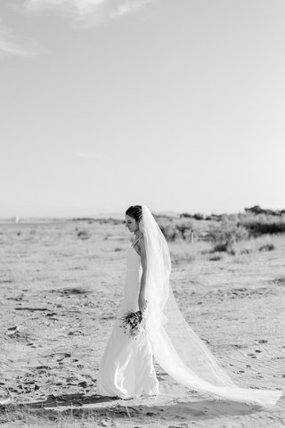 Bridal photography at l'Hospitalet Narbonne Plage with Virginie Jones Photography Bridal photography at l'Hospitalet Narbonne Plage with Virginie Jones Photography